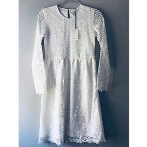 Beautiful Lace White Dress. NWT